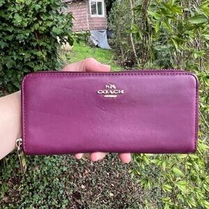 COACH Long Zip-Around Wallet Purple Smooth Leather w Gold Hardware AUTHENTIC